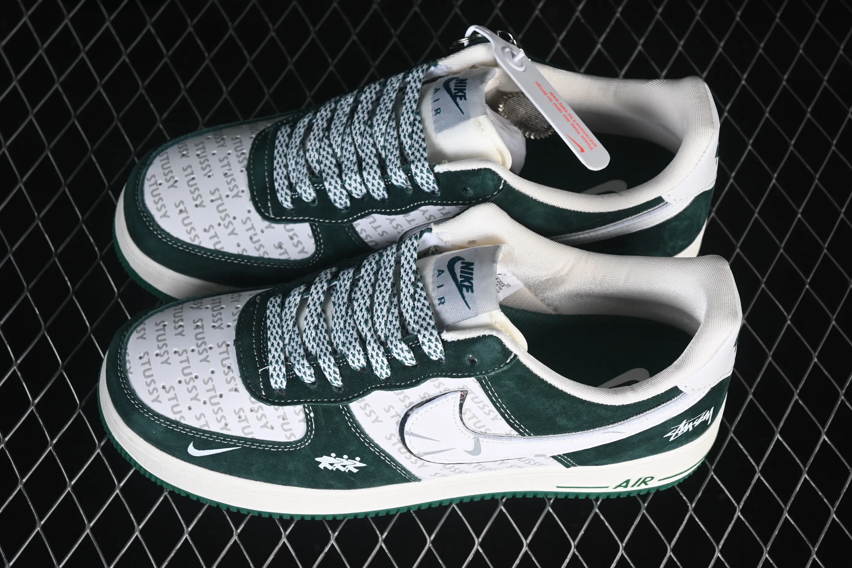 All categories Nk Air Force 1 Air Force series Nk Air Force 1 Low Air Force low-top Nike Air Force 1'07 Low Stussy co-branded dark green Air Force 1 low-top casual sneakers SY1388-023